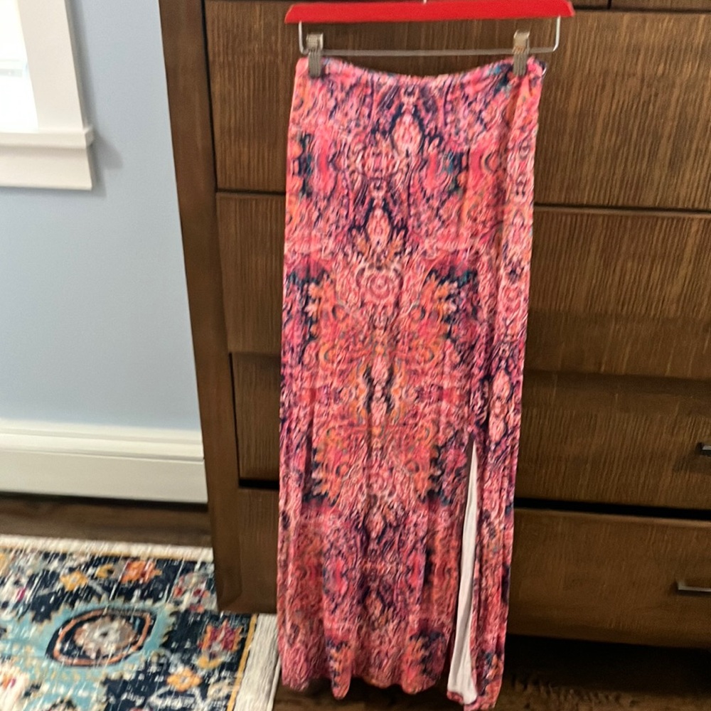 CYNTHIA ROWLEY Patterned Maxi Skirt. XS.